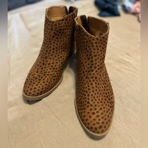 Universal Thread Women’s Ankle Boots, Size 6.5, Leopard Print